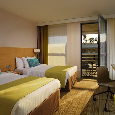 Courtyard By Marriott Montpellier-2